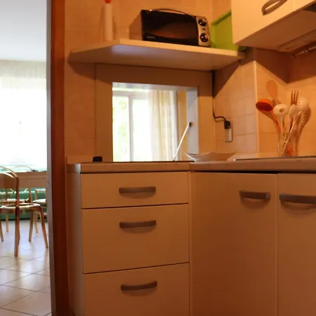 Monika 619 Apartment