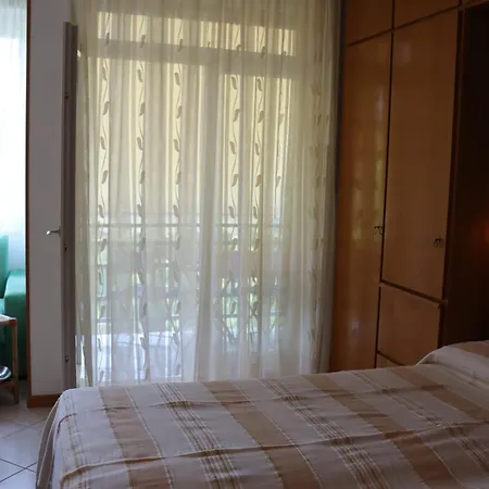 Monika 619 Apartment